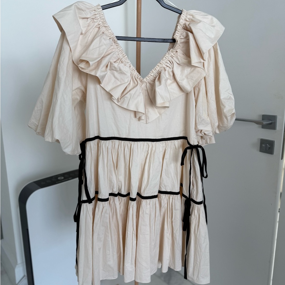 Sofie the label mini dress balloon sleeve.